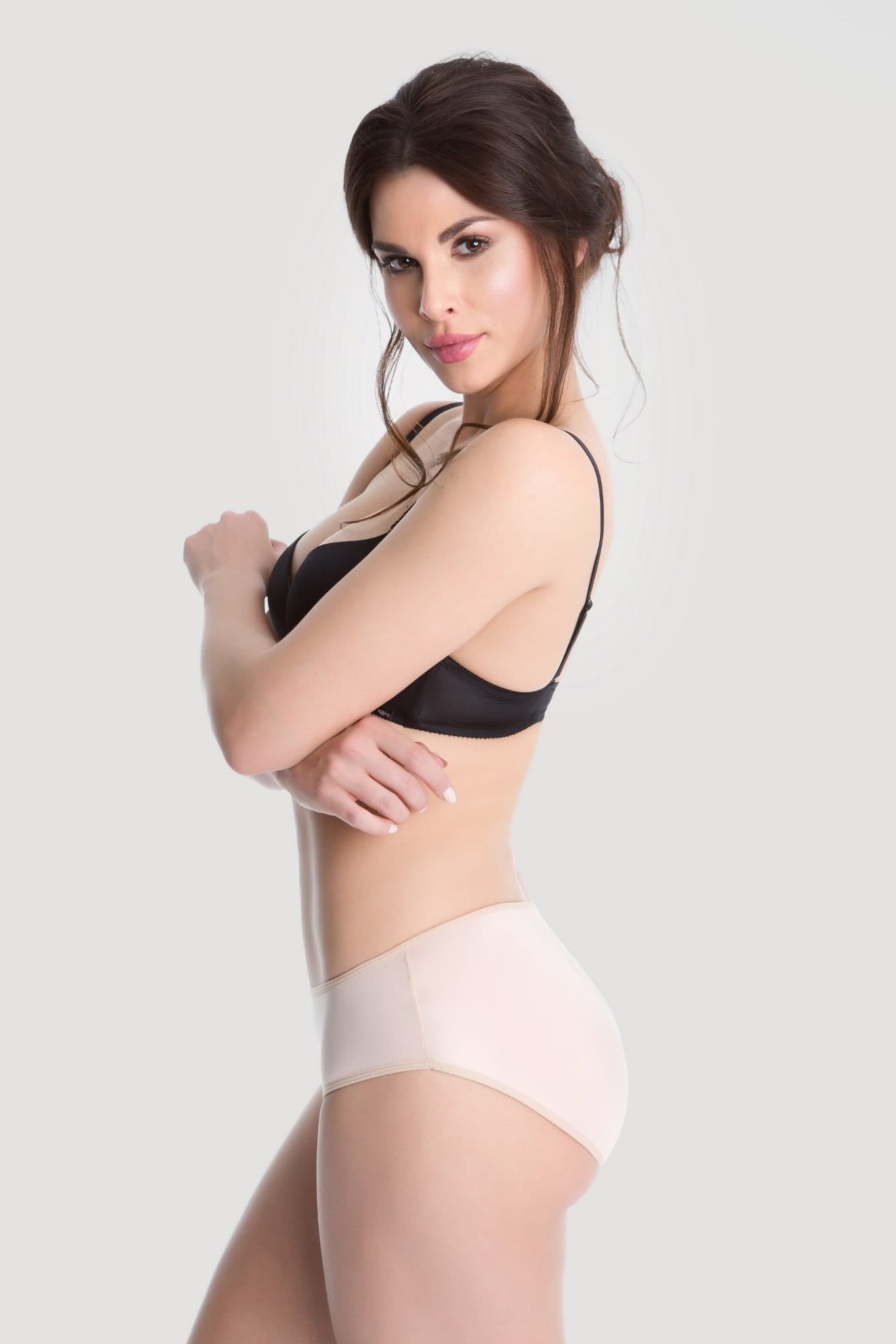 Figi z pianki modelujące pośladki (121), beżowe